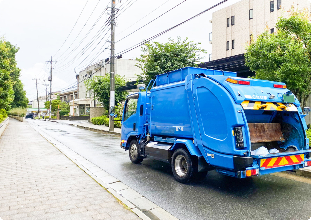 新栄産業の事業案内「事業所から出る廃棄物を収集運搬」